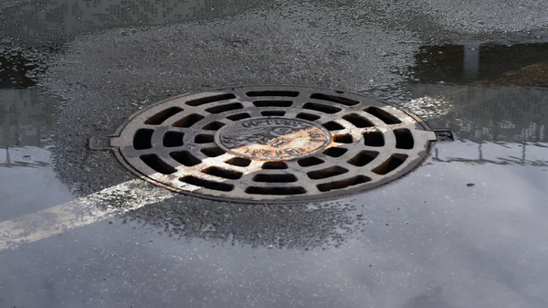 How to open and handle manhole covers safely.png